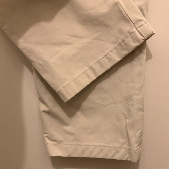 Vineyard Vines (30”x30”) - Picture 11 of 14